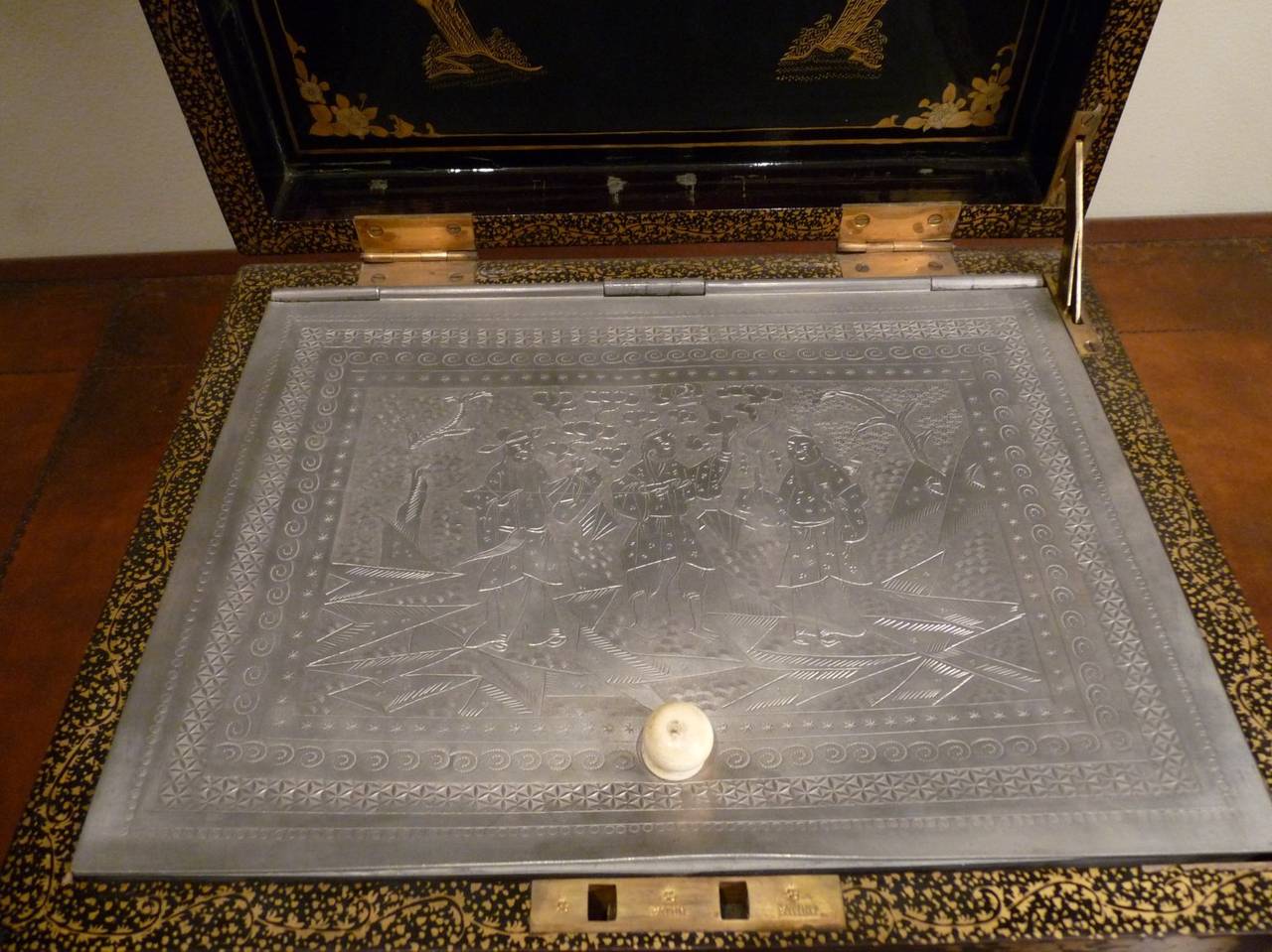 Lacquered Chinese Export Tea Chest