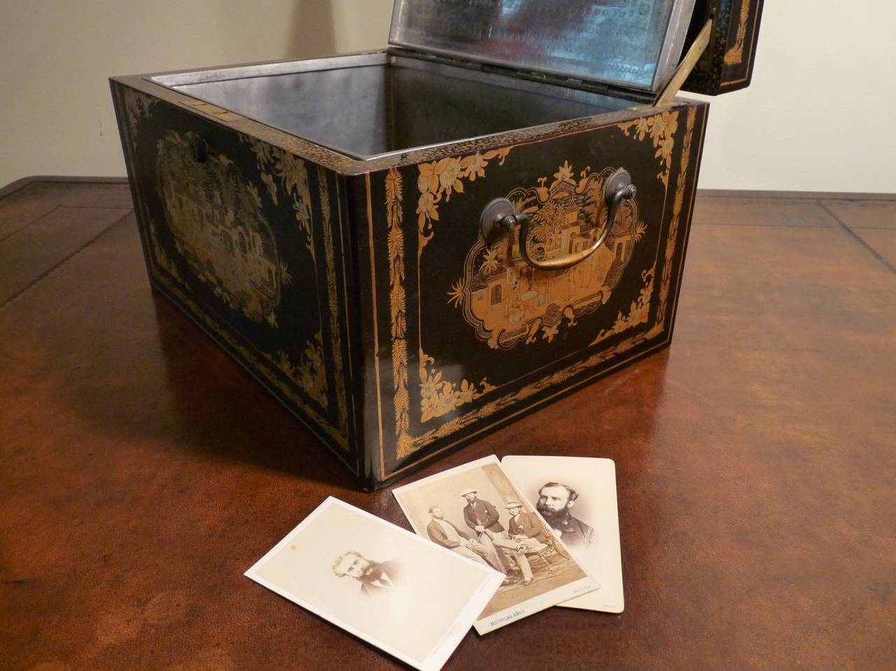 Mid-19th Century Chinese Export Tea Chest