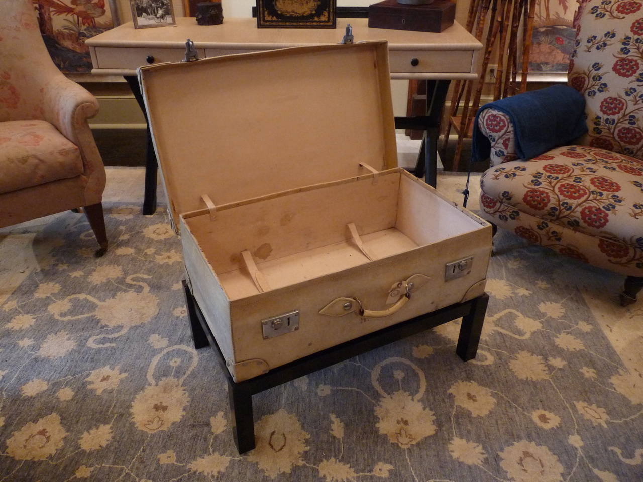 1920s English Vellum Suitcase on Custom Stand In Good Condition In Middleburg, VA