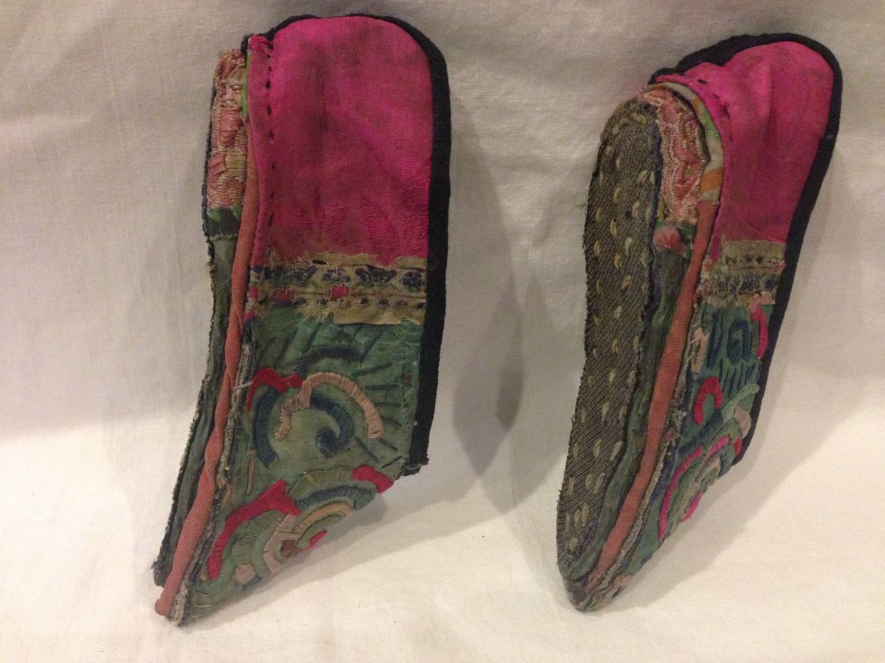 19th Century Chinese Antique Golden Lily Slippers With Embroidery For Sale 3