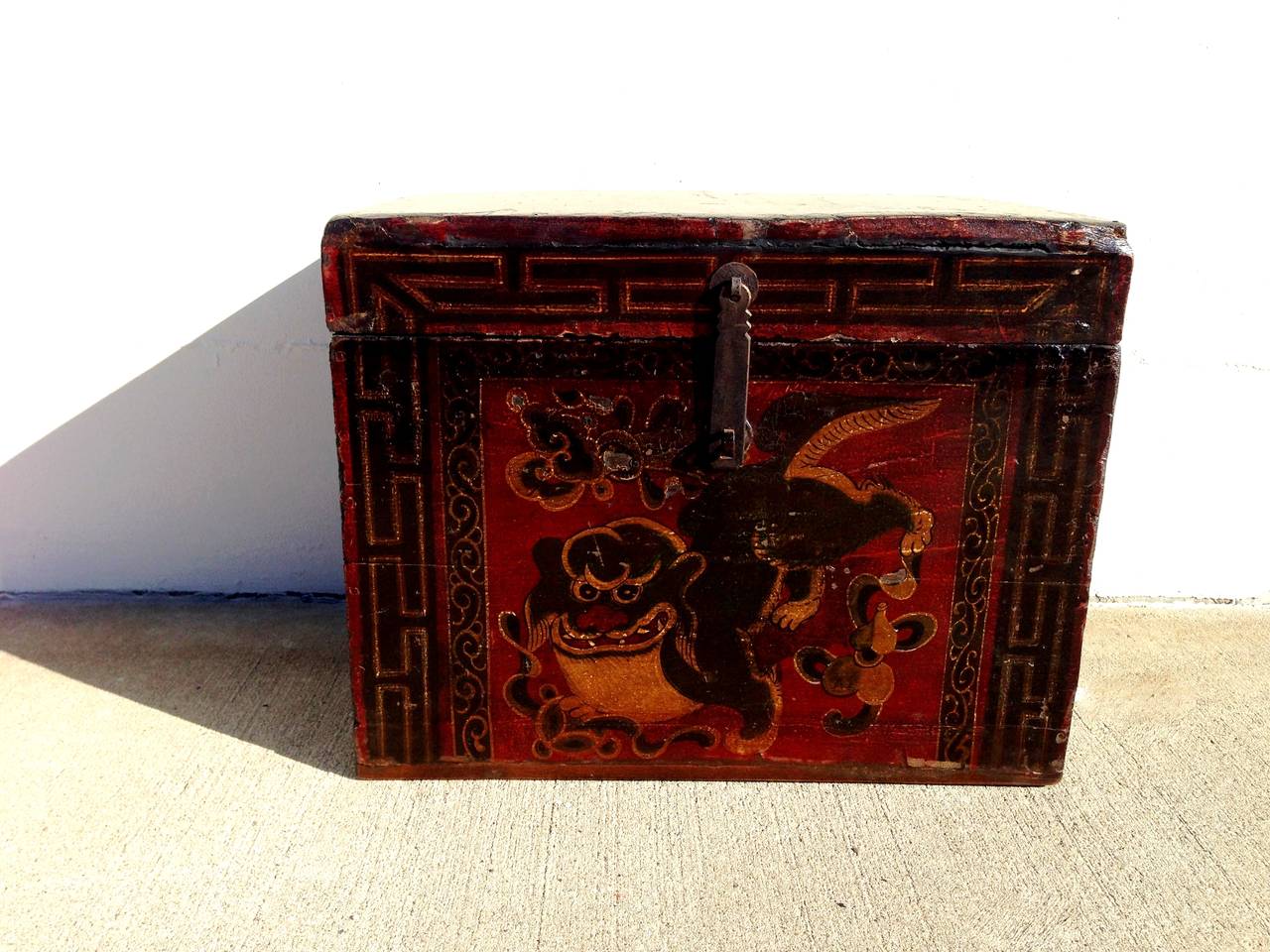 Antique Tibetan Box, Foo Dog In Excellent Condition For Sale In SOMIS, CA