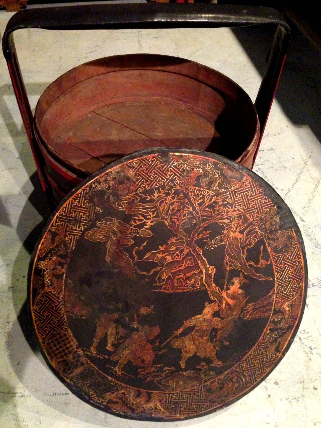 Gilt Large Chinese Antique Cinnabar Lacquered Basket, 19th Century For Sale
