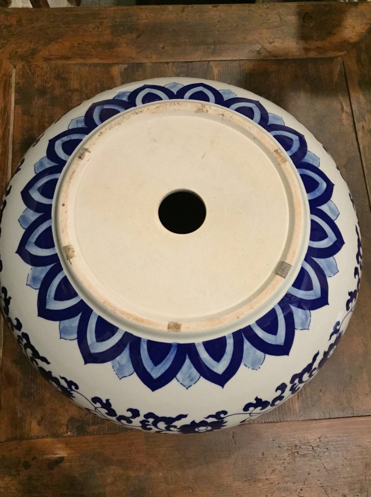 Chinese Blue and White Porcelain Sink or Planter, Hand-Painted For Sale 1