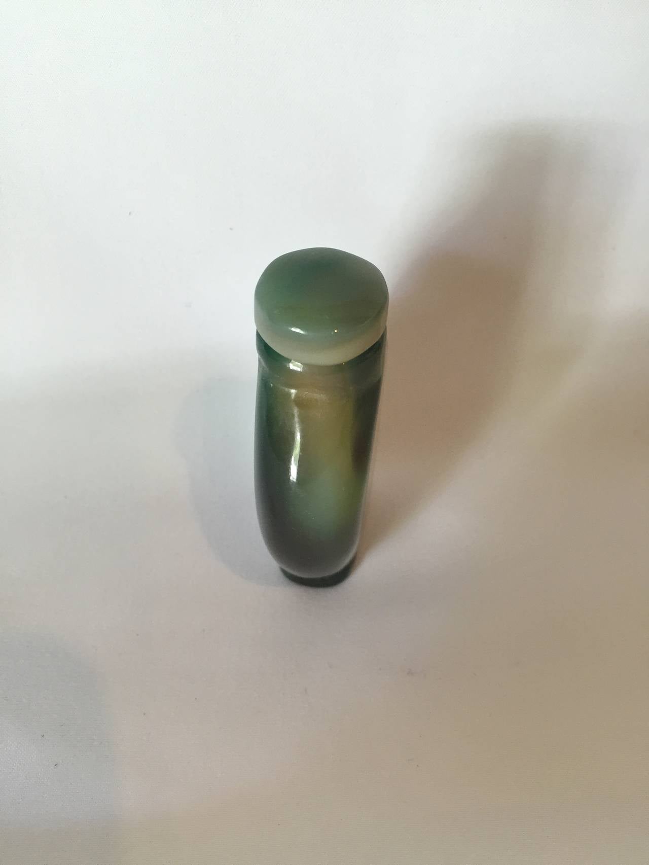 Rare Green Carnelian Agate Snuff Bottle