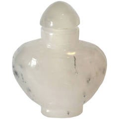 Black and White Carnelian Agate Snuff Bottle