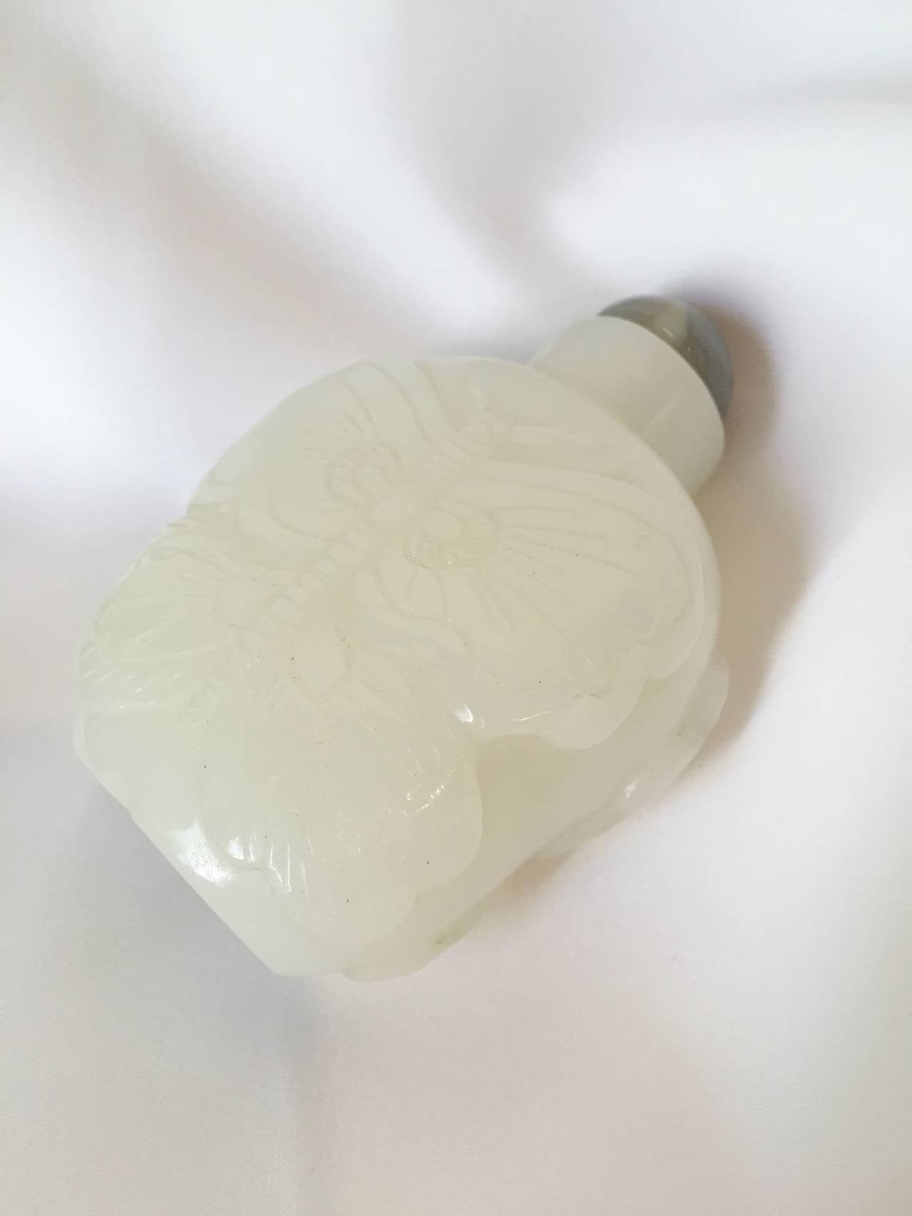 White Jade Snuff Bottle, He Tian Region In Excellent Condition For Sale In SOMIS, CA