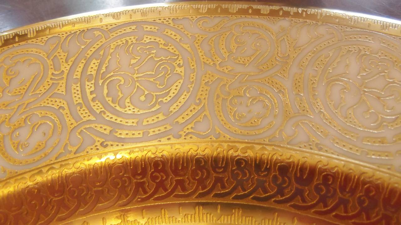 Porcelain Elegant Formal Set of 15 Gold Encrusted Dinner Service Plates