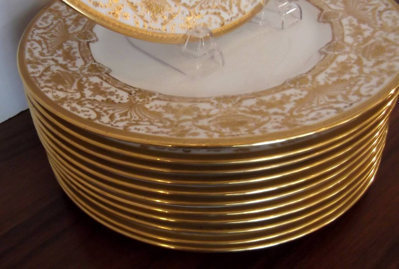 Edwardian Set of 12 Raised Gilt Service Dinner Plates