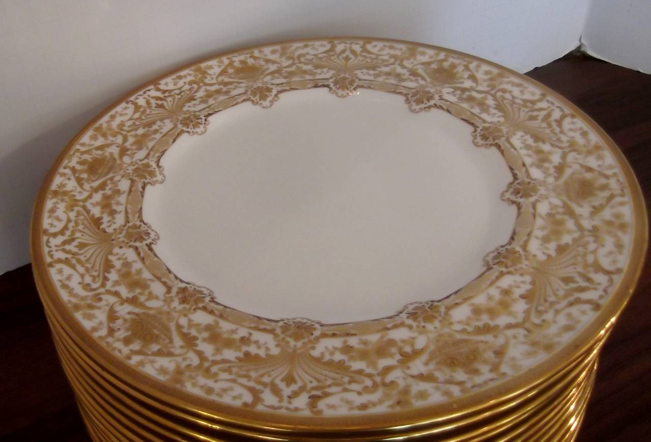 Great Britain (UK) Set of 12 Raised Gilt Service Dinner Plates