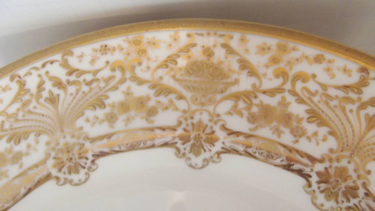 Set of 12 Raised Gilt Service Dinner Plates In Excellent Condition In Lambertville, NJ