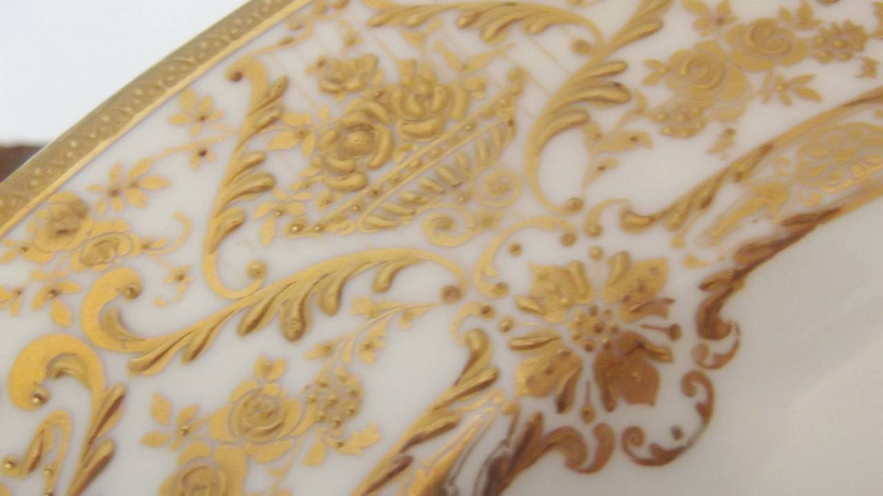 Early 20th Century Set of 12 Raised Gilt Service Dinner Plates