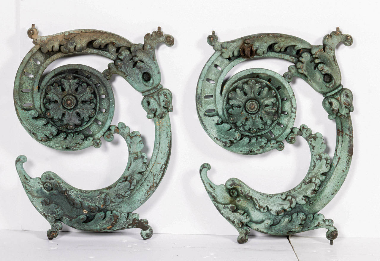North American Pair of circa 1900 Beaux Arts Style Bronze C-Scroll Balustrade Sections For Sale