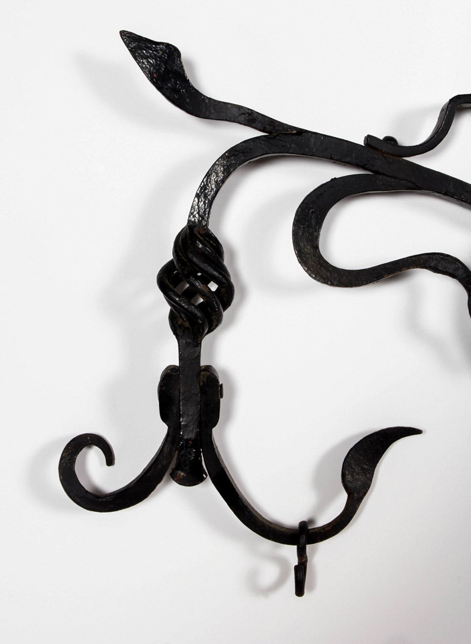 Französische Jugendstil-Wandhalterung aus Schmiedeeisen (Art nouveau) im Angebot