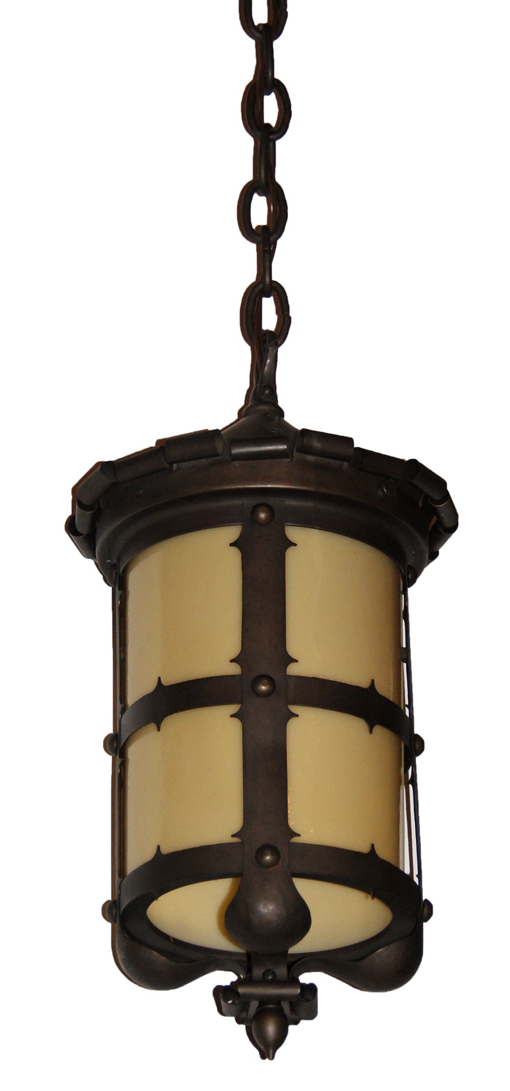 Arts and Crafts Custard Glass Lantern In Excellent Condition For Sale In New York, NY
