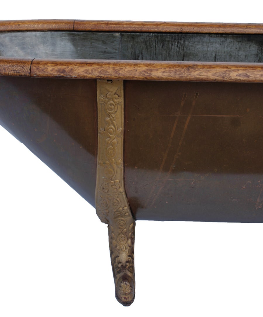 Victorien Baignoire en cuivre antique avec garniture en chêne