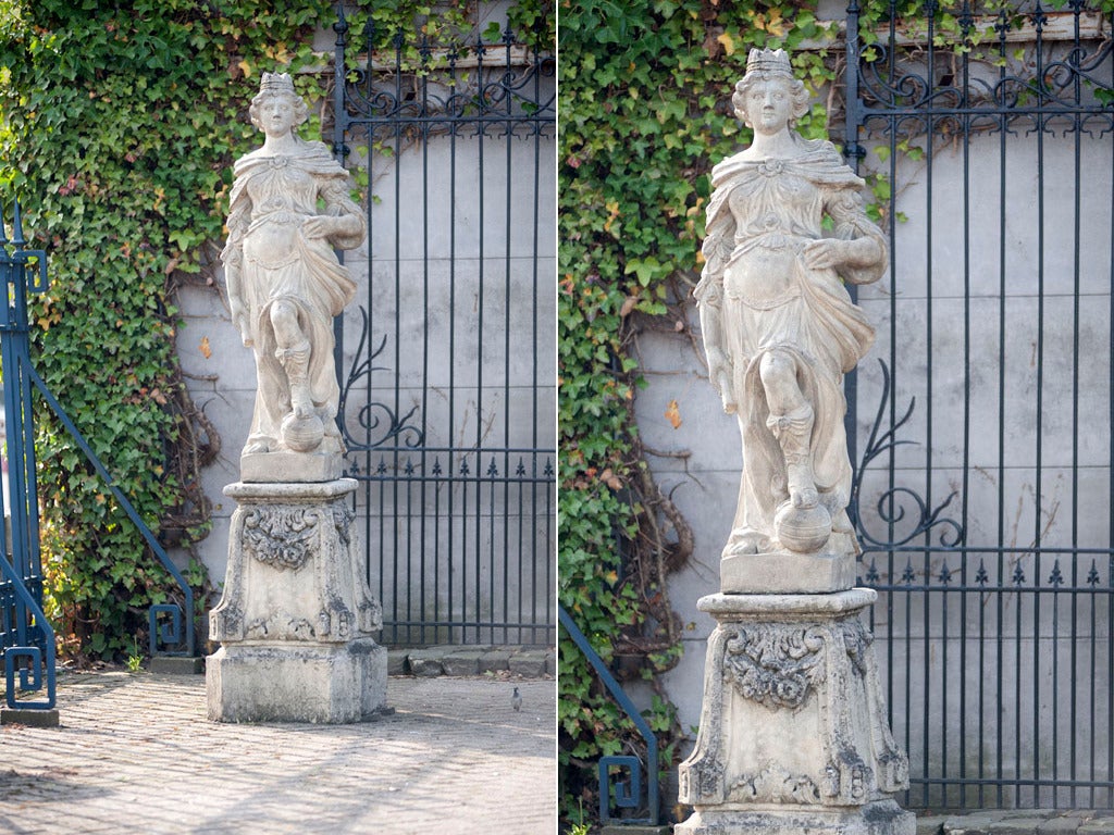Statue, Persefone
from Germany from an garden in Bayreuth 
Measurements: Pedestal H96x65x65cm, Statue H175xB65xT40cm
This statue is only made twice