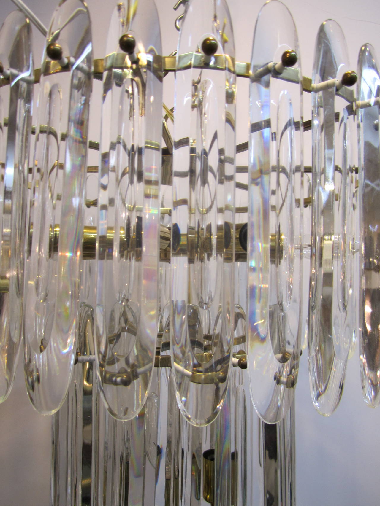 Italian Crystal and Brass Chandelier by Gaetano Sciolari For Sale 2
