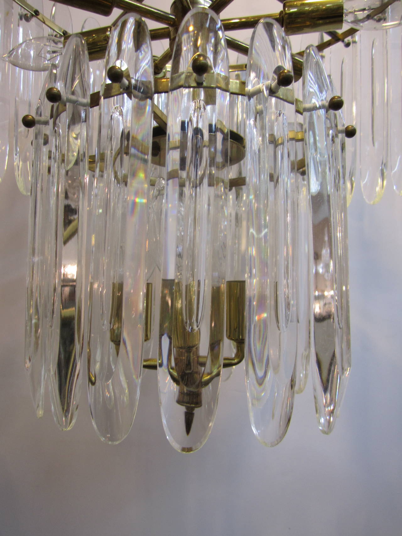 Italian Crystal and Brass Chandelier by Gaetano Sciolari For Sale 3