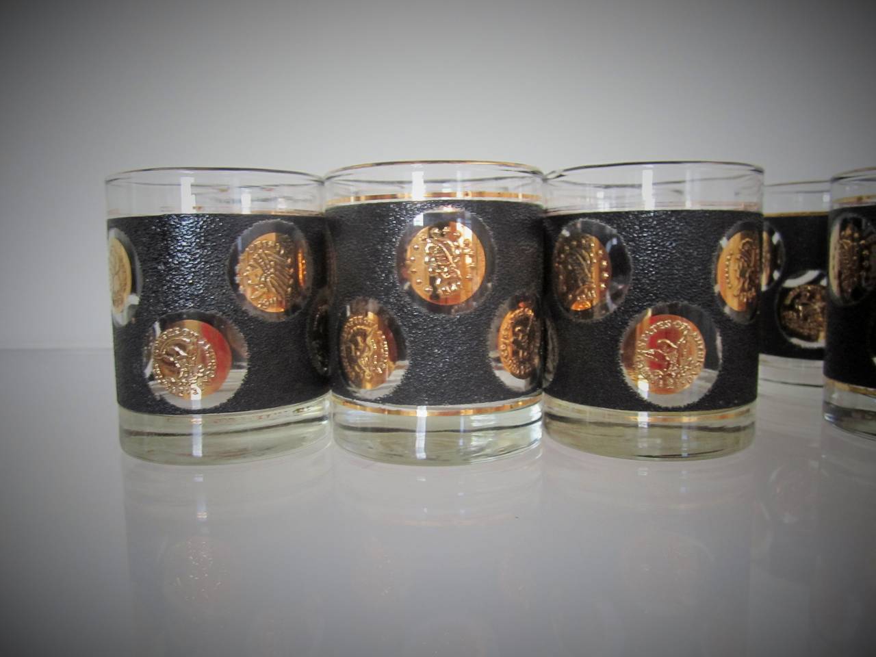 Mid-Century 12-Piece Rocks Glasses with Black and Gold Motif In Excellent Condition In New York, NY