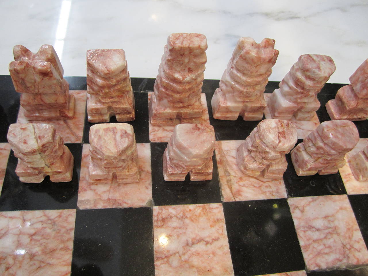 1970s Modern Black Marble and Onyx Chess Set 3