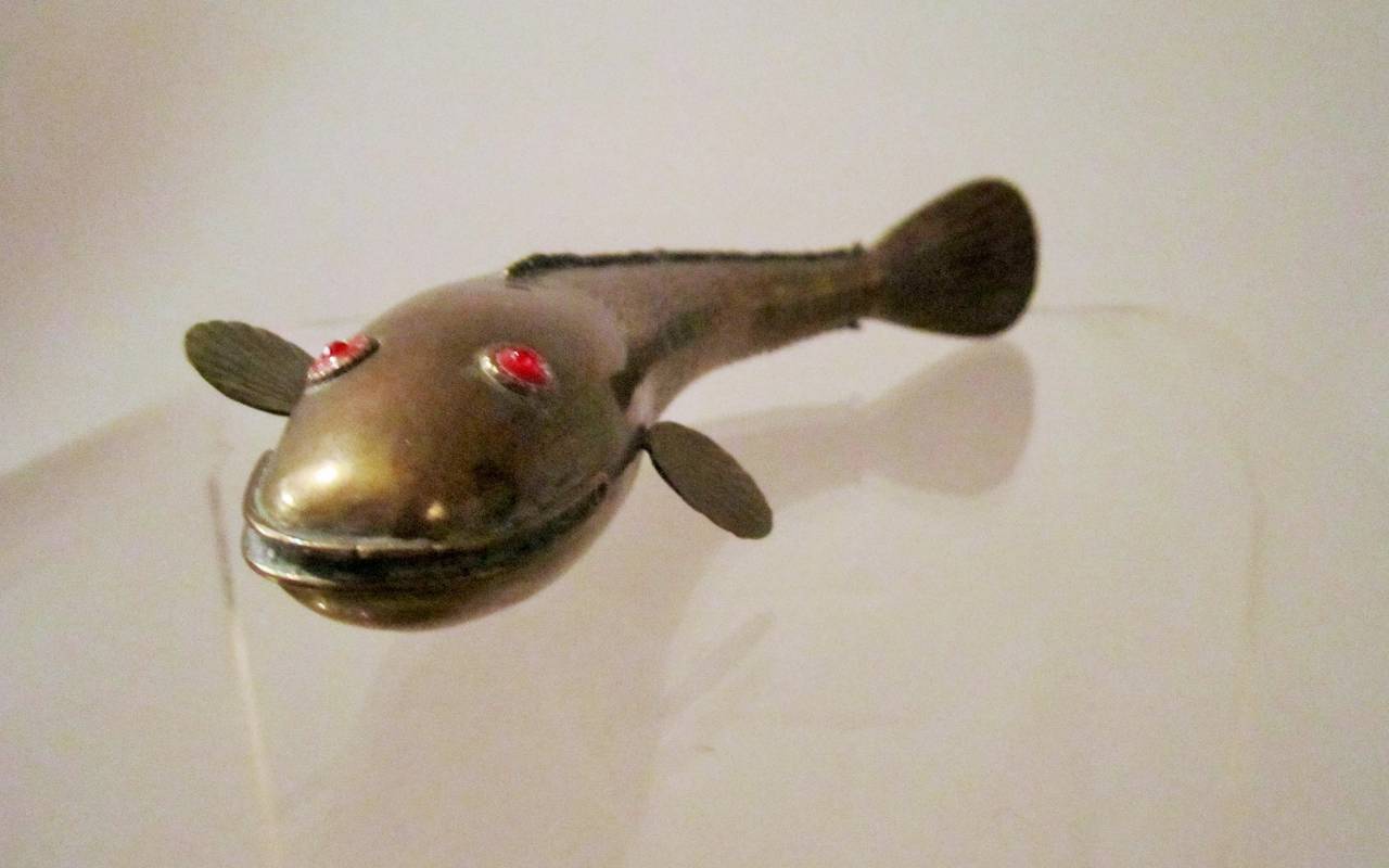 Vintage Japanese Articulating Brass Koi Fish Sculpture In Good Condition In New York, NY
