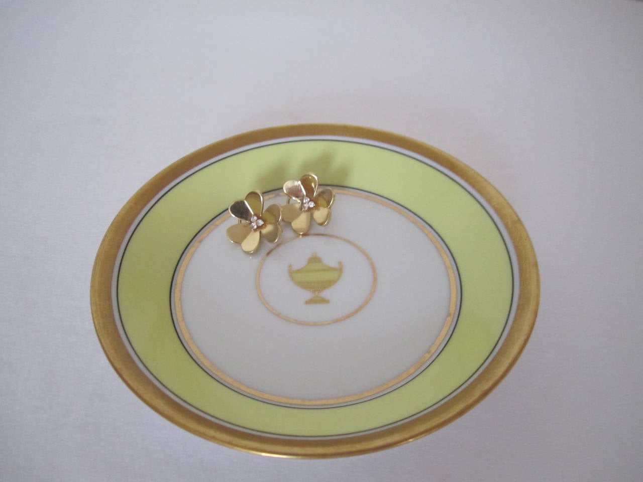 Midcentury Italian Jewelry Dish by Richard Ginori with Urn Detail In Excellent Condition In New York, NY