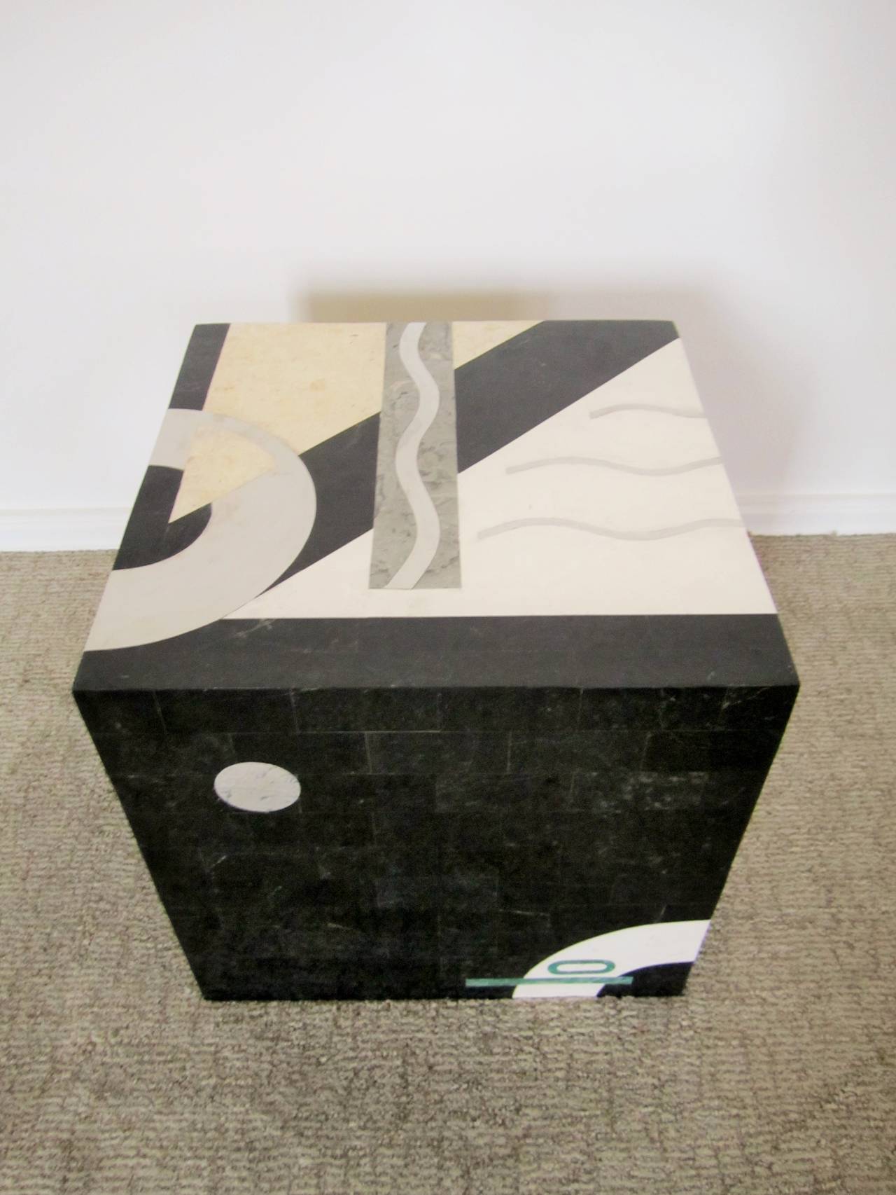 Vintage Modern Italian Black Marble Side or End Table by Oggetti, Italy 2