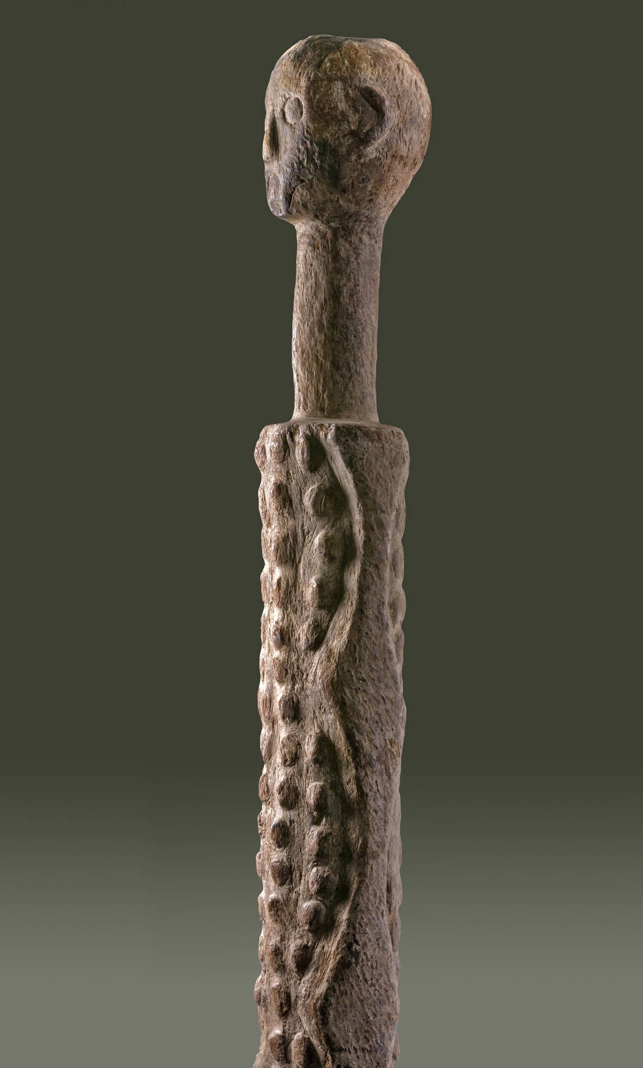 Carved 20th Century Tall Bongo Sculpture from Sudan with Bumps For Sale