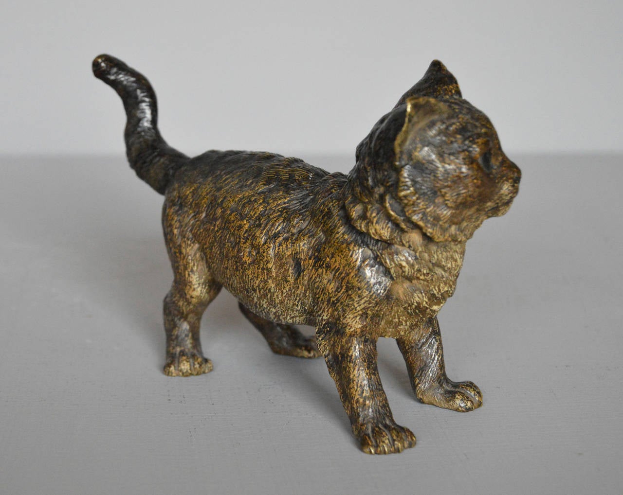 Large 19th Century Austrian Cold-Painted Bronze Sculpture of a Cat For Sale 3