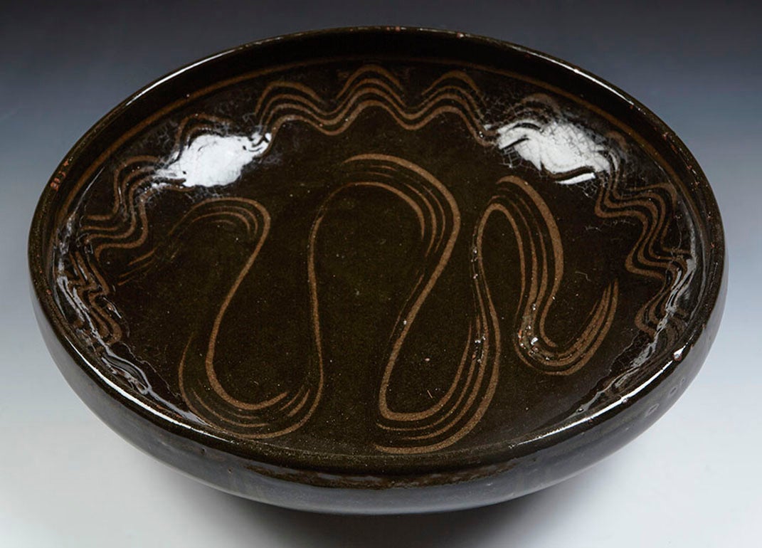 Stoneware Michael Cardew Abuja Studio Pottery Bowl with Slip Designs, circa 1960