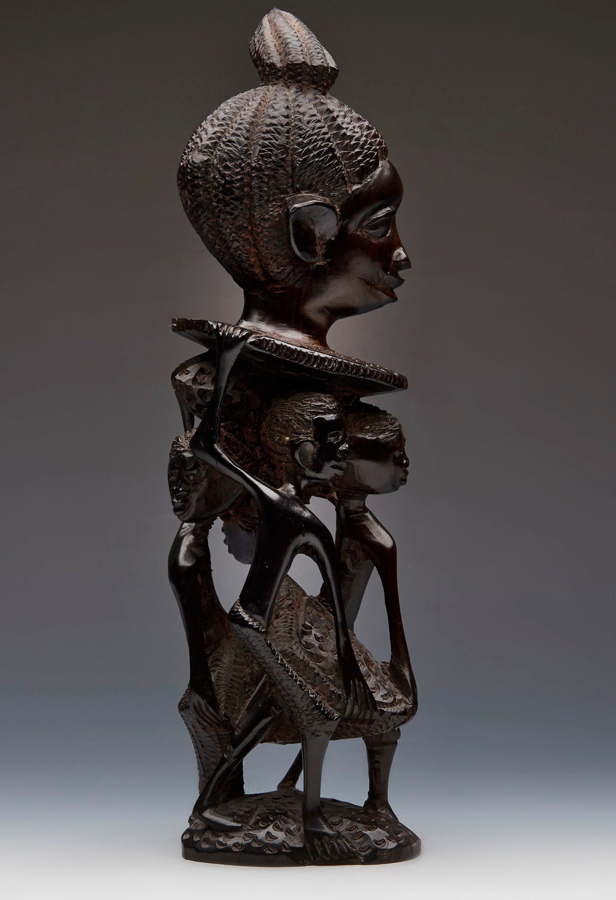 Vintage African Makonde Carved Blackwood Figure Group 20Th C. In Excellent Condition In Bishop's Stortford, Hertfordshire