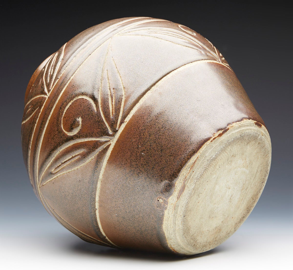 Poole Pottery Atlantis Incised Groove Vase by Jenny Haigh, circa 1975 In Excellent Condition In Bishop's Stortford, Hertfordshire
