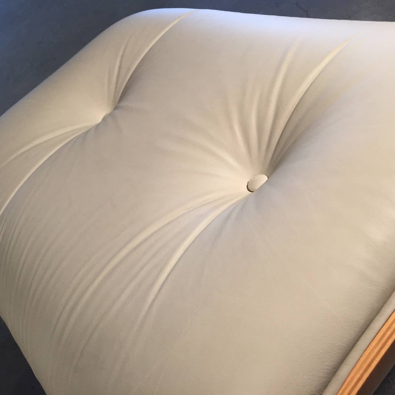 Late 20th Century Eames Lounge Chair by Herman Miller in Rare Off-White Leather