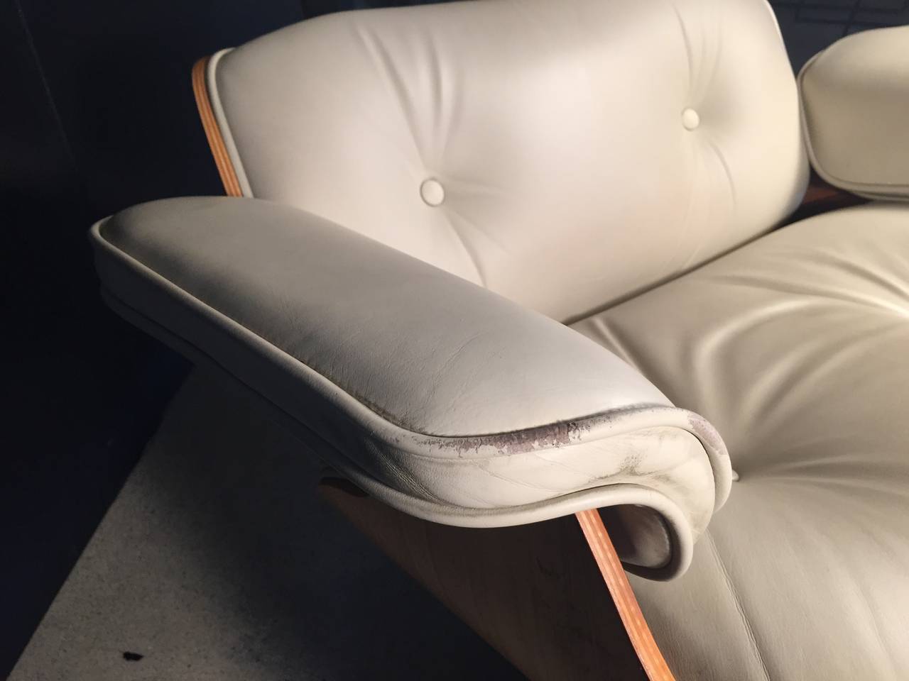 Mid-Century Modern Eames Lounge Chair by Herman Miller in Rare Off-White Leather