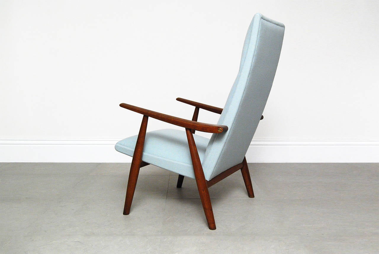 Hans Wegner GE-260 High Back Chair In Excellent Condition In London, GB
