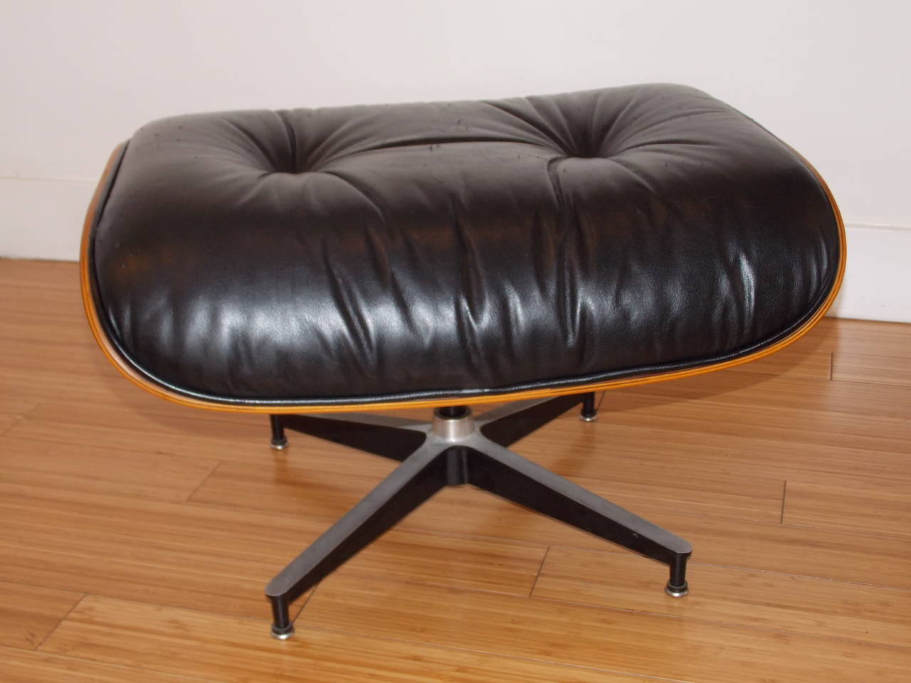 Vintage Charles Eames Rosewood and Leather Ottoman, 1978 In Good Condition In Los Angeles, CA