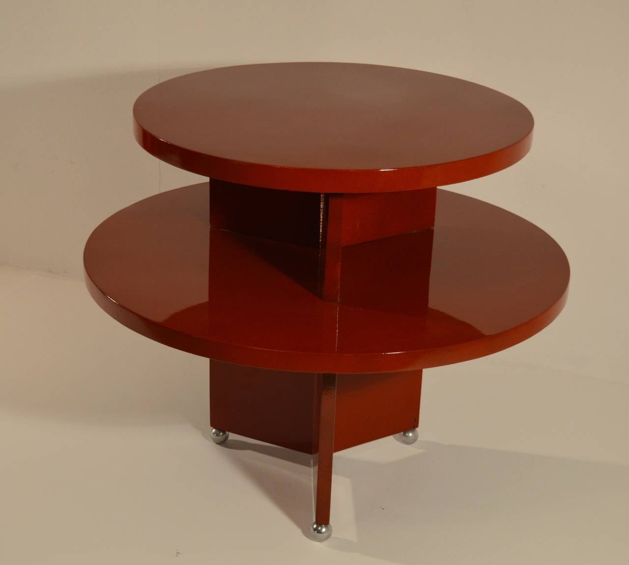 Art Deco Red Laquered Coffee Table on Metal Ball Feet In Good Condition In Castenray, NL