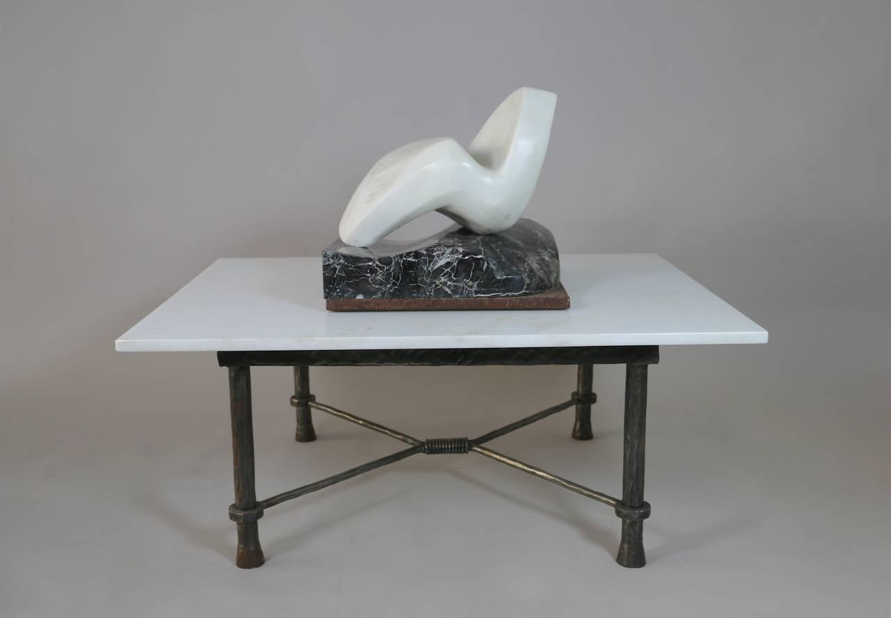 Roberto Tagliazucchi
1983.
Free shape sculpture in portor marble and statue marble.
Exhibition at the Saint-Maur Museum, France.