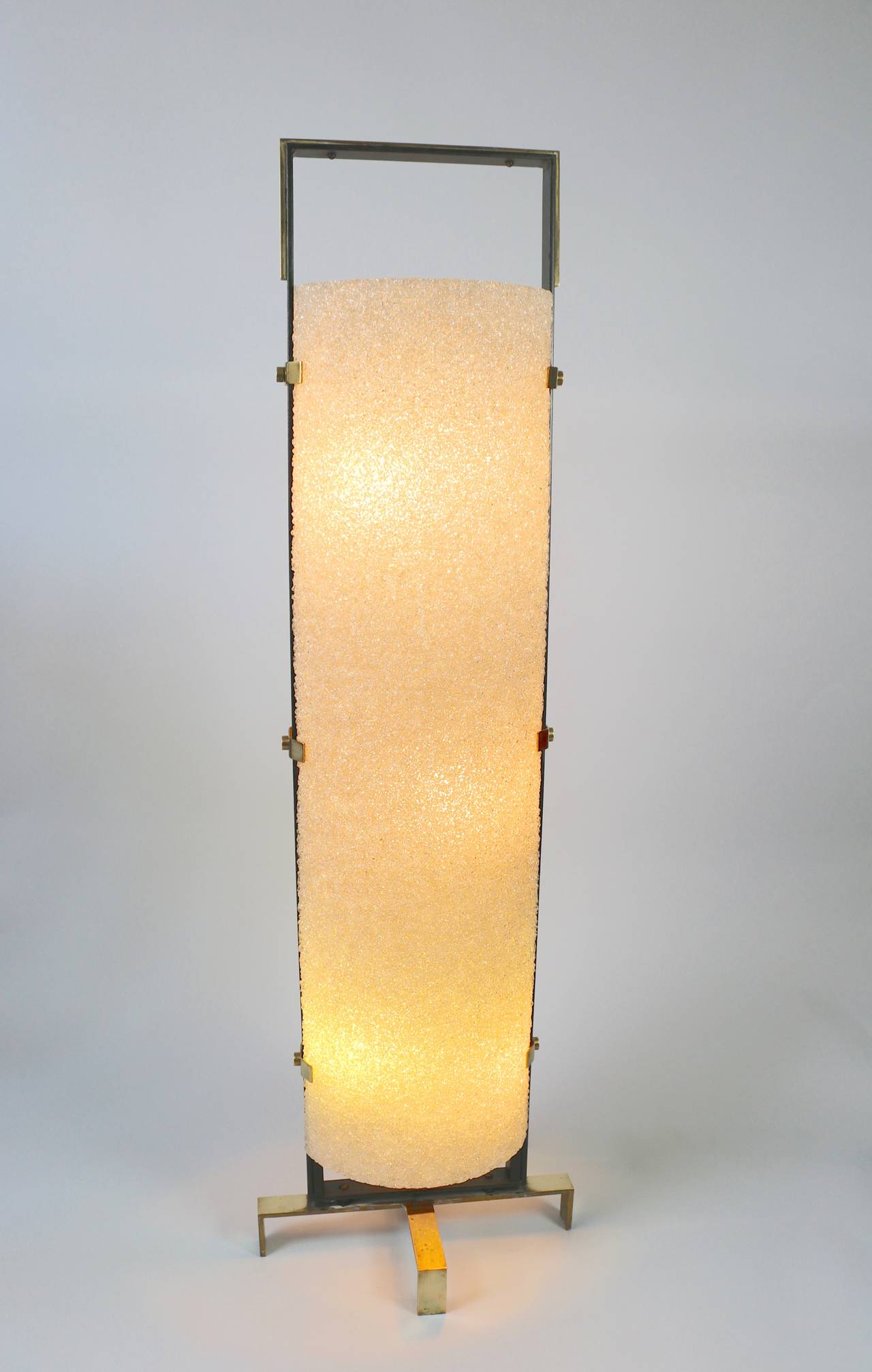 1970s Honeycombed Resin Floor Lamp In Good Condition For Sale In Saint-Ouen, FR