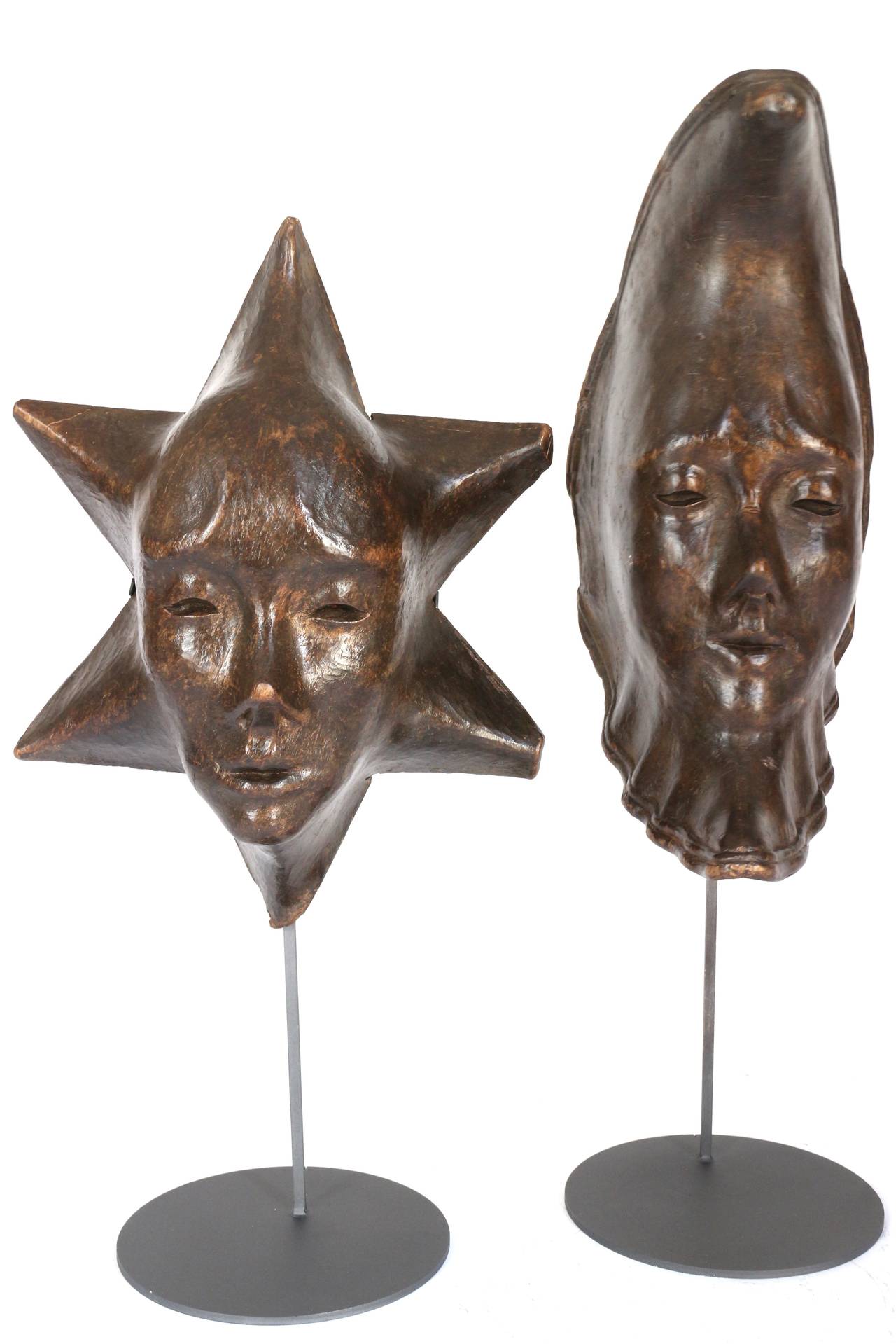 Pair of Late 19th Century Wooden Molds for Creating the Venetian Masks In Good Condition In Antwerp, BE