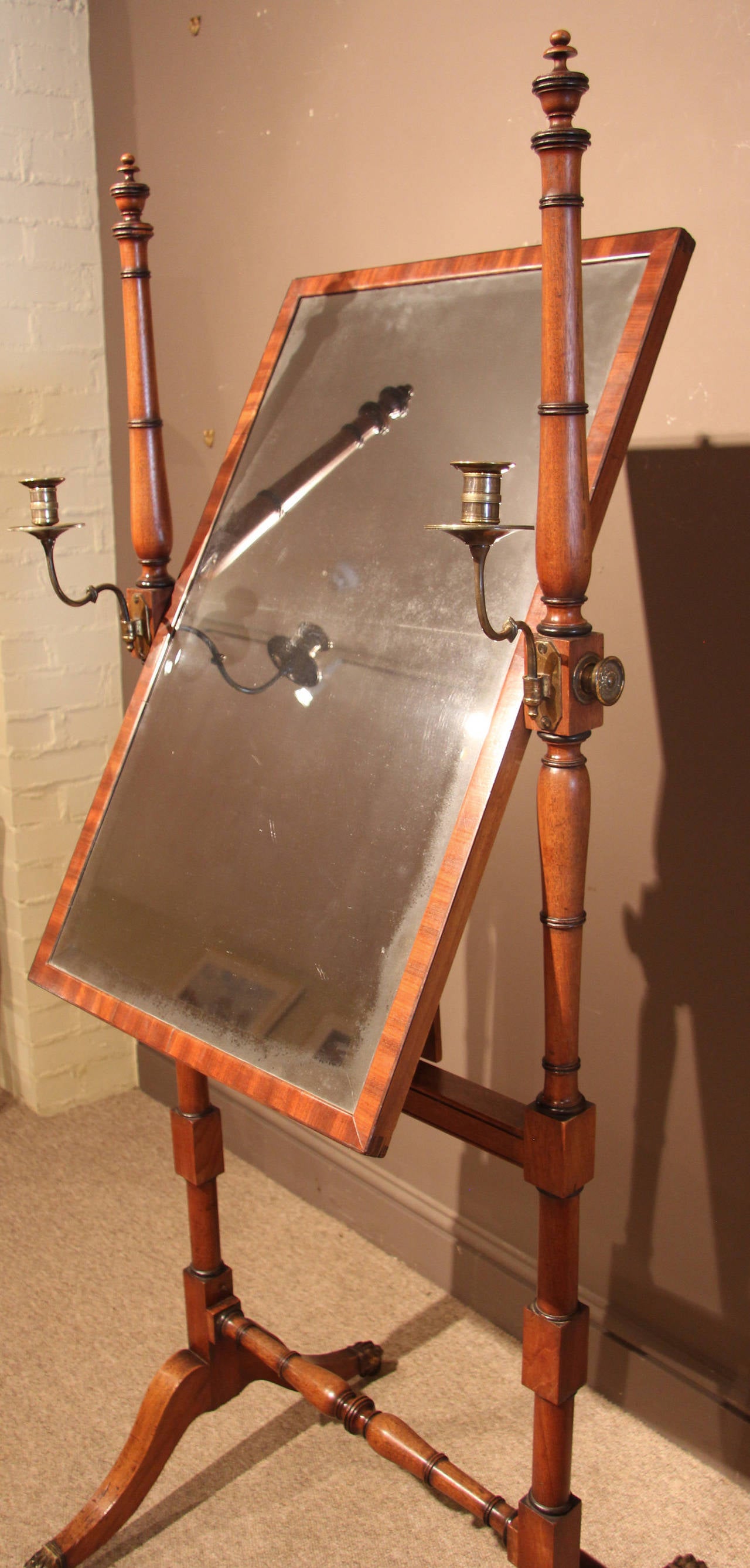 Rare Regency Period Mahogany Cheval Mirror with Candle Stands, circa 1810 In Good Condition For Sale In Wiltshire, GB