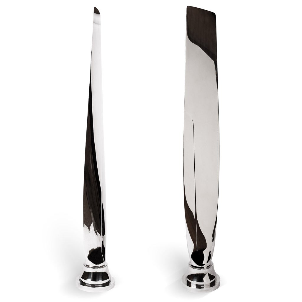 Pair of Tall, Polished Airplane Propeller Blade Sculptures (Vereinigtes Königreich (UK))