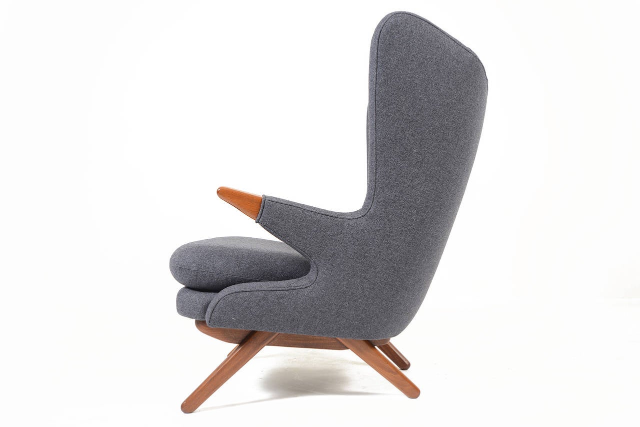 Svend Skipper Model 91 Lounge Chair in Taupe Wool In Excellent Condition In Berkeley, CA