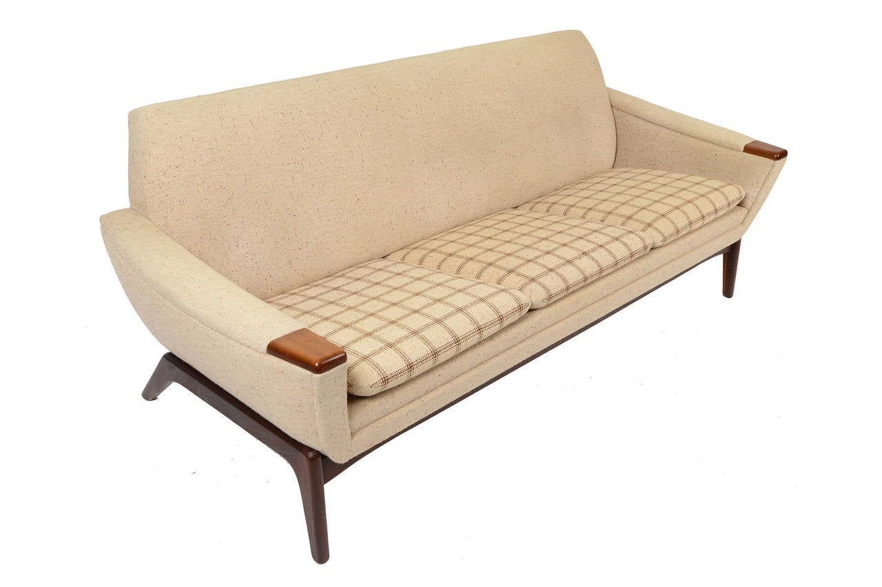Danish Modern Three-Seater Cream Sofa with Teak Paws