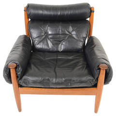 Brazilian Oak and Leather Lounge Chair in the Manner of Sergio Rodrigues