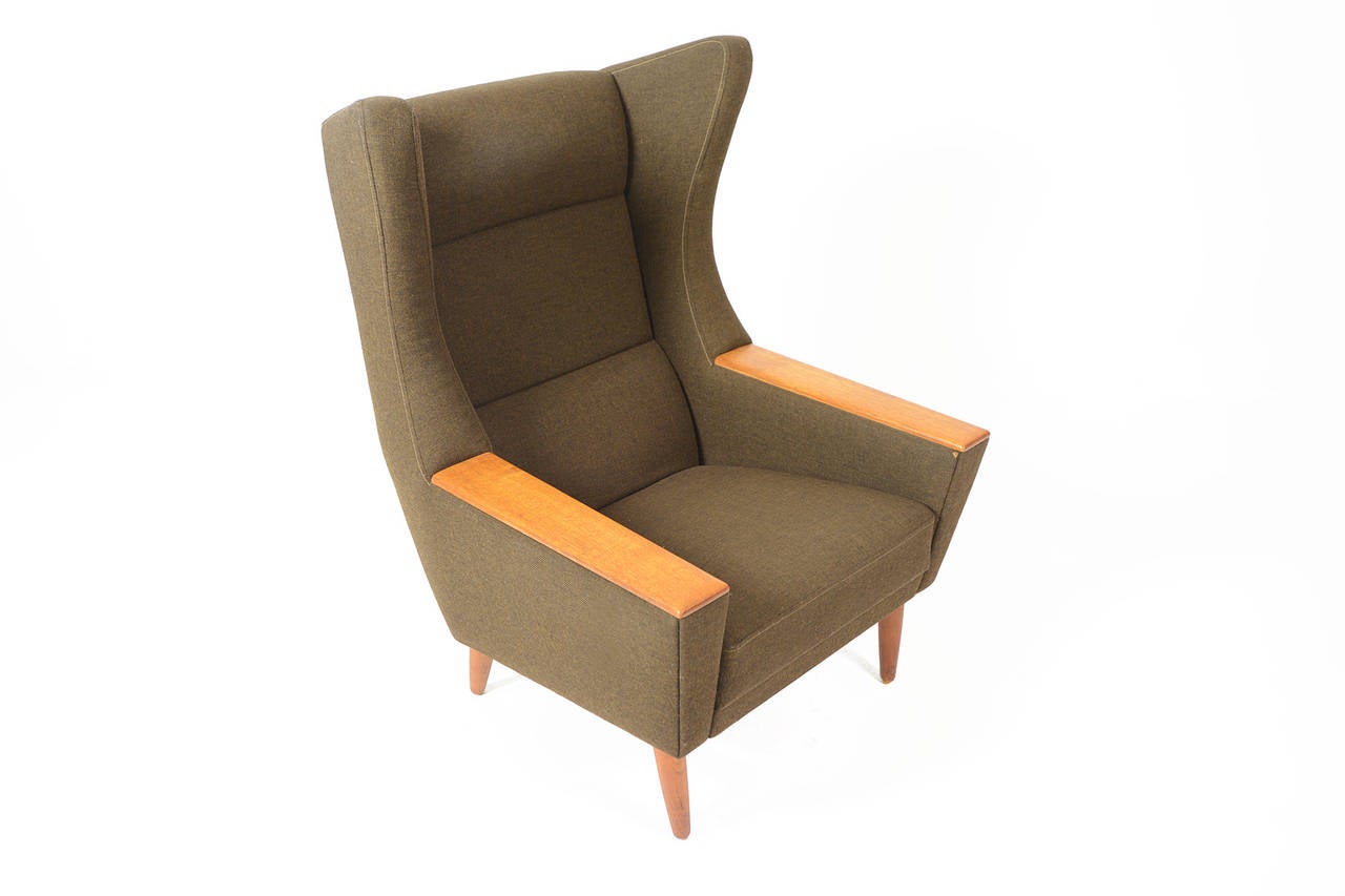 Dänischer moderner Loungesessel mit Ohrensessel aus Eiche und Olivholz (Skandinavische Moderne)