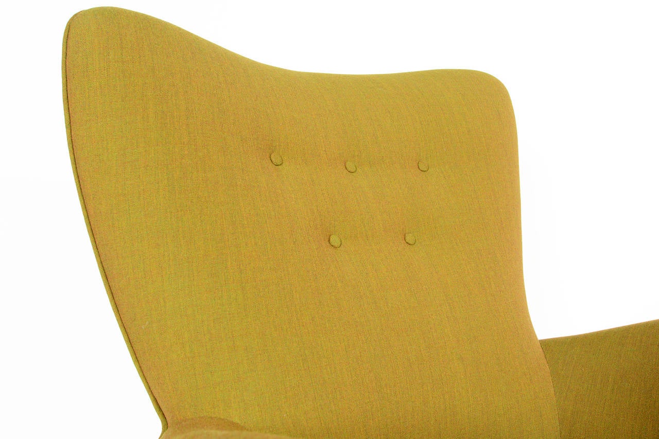 Scandinavian Modern Danish Modern Lounge Chair in Vivid Green