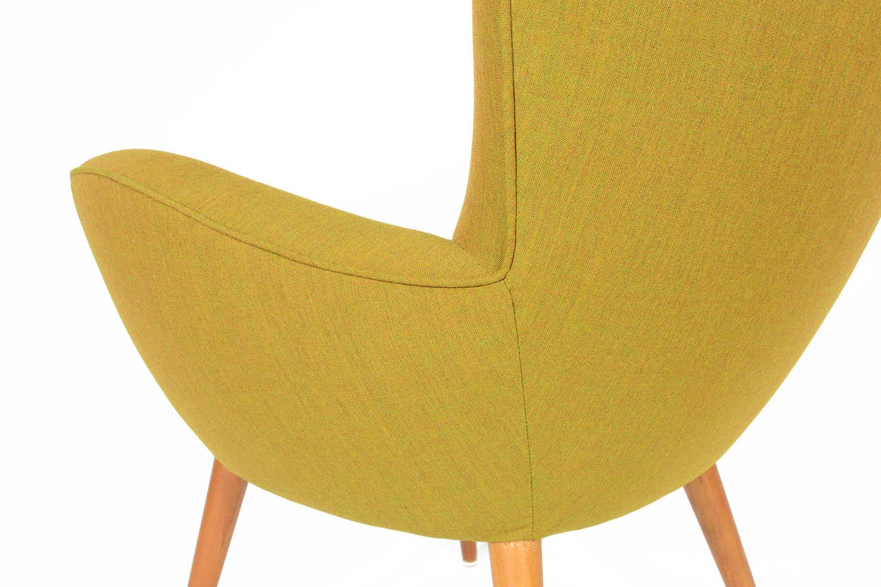 Danish Modern Lounge Chair in Vivid Green 3