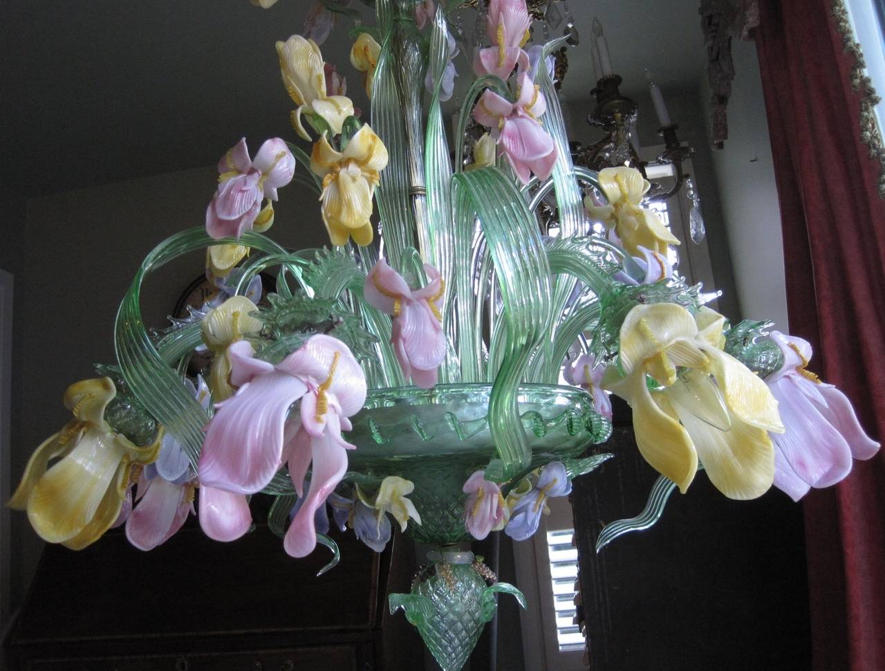 Venetian Murano Glass Chandelier In Fair Condition For Sale In Hamilton, Ontario