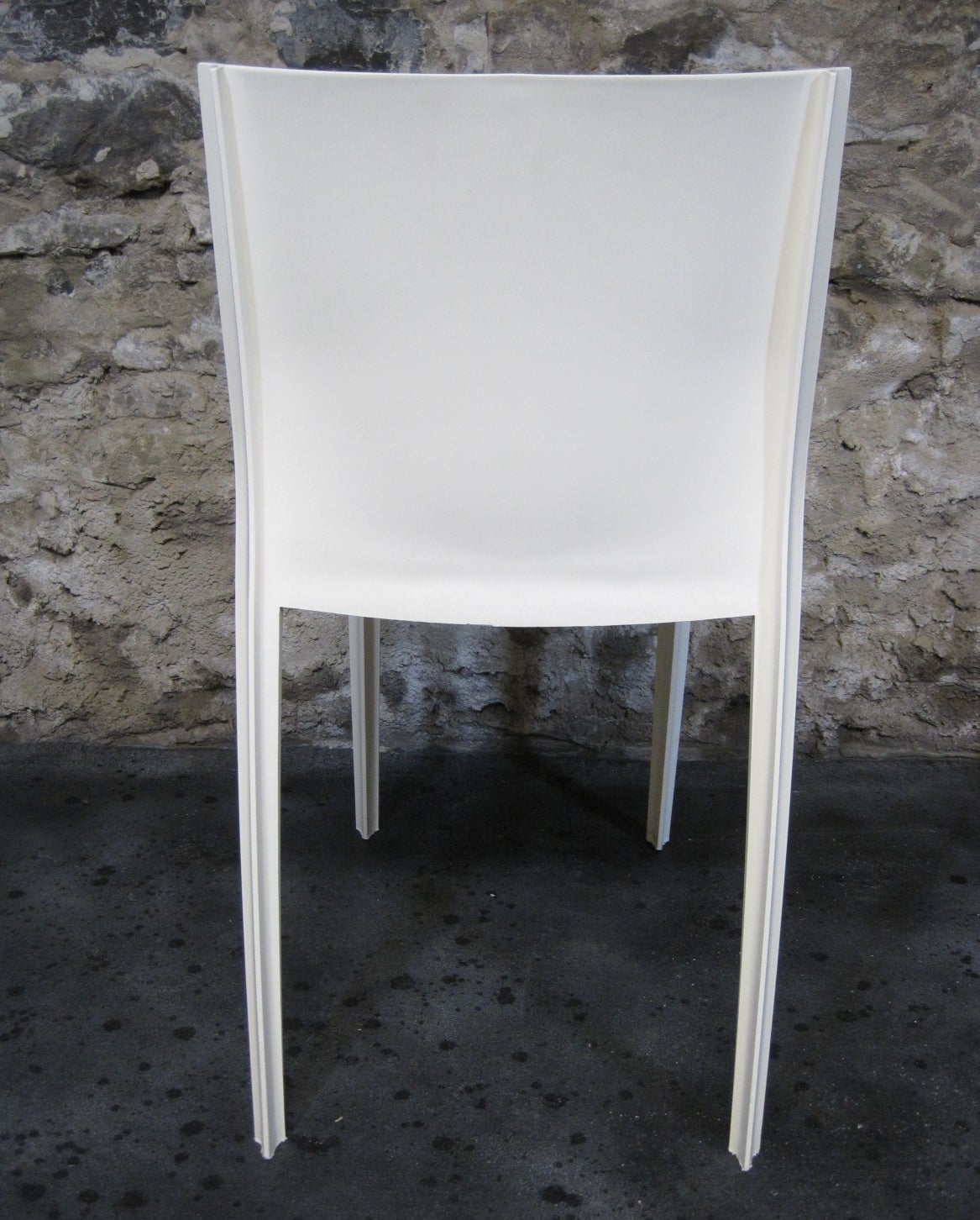 Français Quatre chaises modernes Philippe Starck Slick Slick Chairs